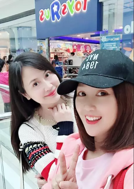 44歲陳德容近照透著濃濃過氣網紅味,中年女星自拍為何都一言難盡!