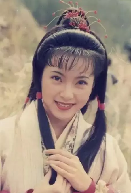 44歲陳德容近照透著濃濃過氣網紅味,中年女星自拍為何都一言難盡!