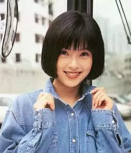44歲陳德容近照透著濃濃過氣網紅味,中年女星自拍為何都一言難盡!