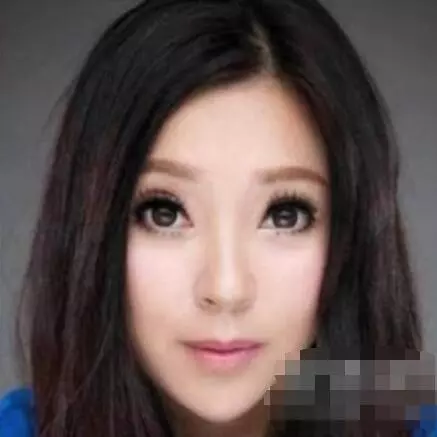 44歲陳德容近照透著濃濃過氣網紅味,中年女星自拍為何都一言難盡!