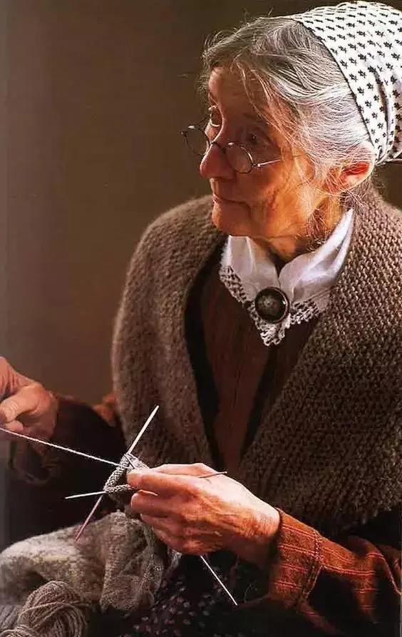 92歲活成仙女模樣!她57歲隱居山林「沒電沒自來水」 荒野生活「卻像美麗油畫」傳授秘訣人人羨