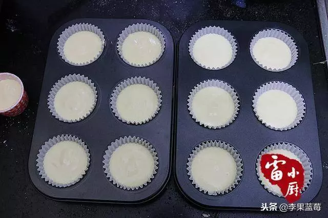 杯子蛋糕的做法,既好看又好吃,做法也簡單易學