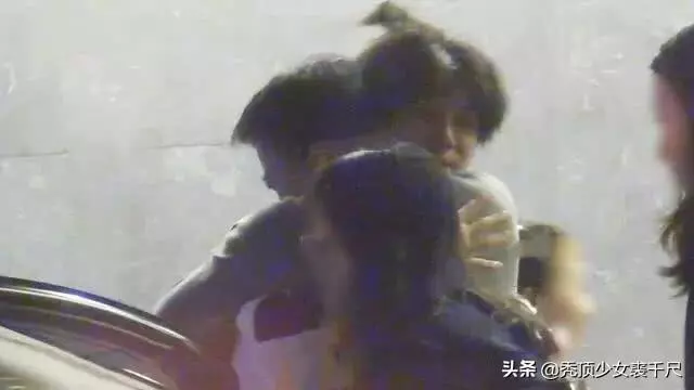 鹿晗生日當晚攜女友關曉彤返千萬豪宅,二人感情穩定疑似同居!