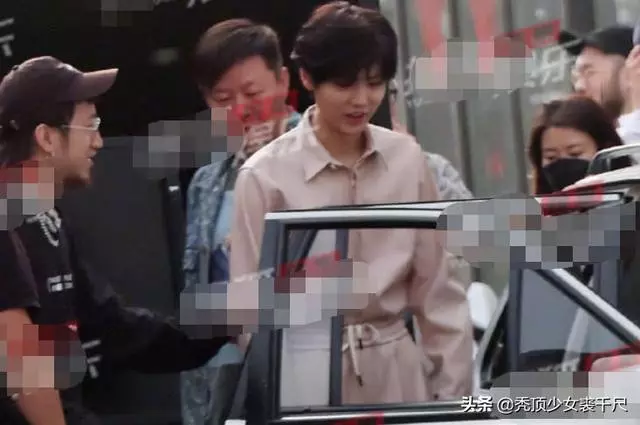 鹿晗生日當晚攜女友關曉彤返千萬豪宅,二人感情穩定疑似同居!