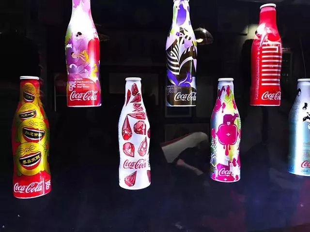 黃瓜味的可樂VS.咖喱味的可樂 你想試試哪個口味?