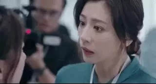 用法令紋演戲是一種怎樣的體驗?賈靜雯的這一搏,終於解了自己的困境!