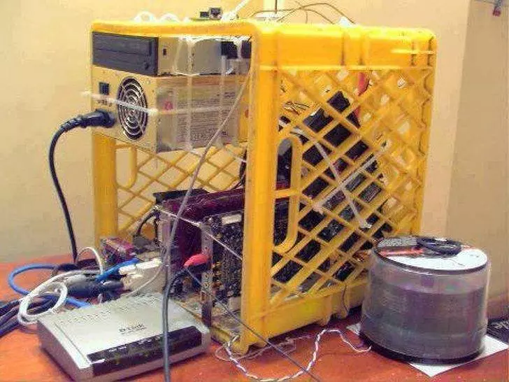 21個很明顯是「來自2100年」的超狂人類 「不用手拿雨傘」的方法真的太狂~~~