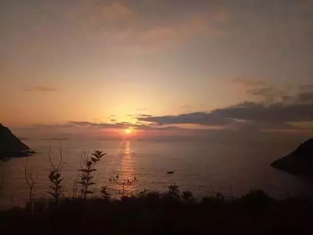 比鼓浪嶼更小眾浪漫,最適合情侶去的3座「藍眼淚」夢幻海島