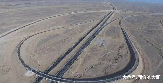 中國「最荒涼的高速」 耗資370億全長2540公里!基本看不到一輛車