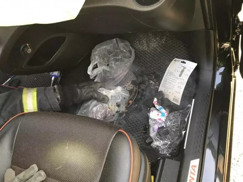 不要命了!無業男邊開車邊燒炭 昏迷自撞