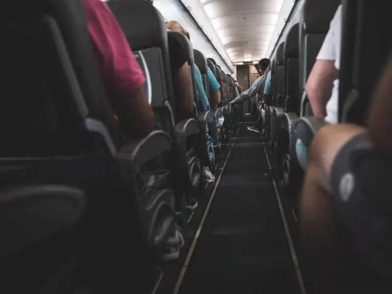 國泰航空嚴重事故!2航班空中「機長突然失明」30分鐘!醫生:「頸動脈過窄所致」