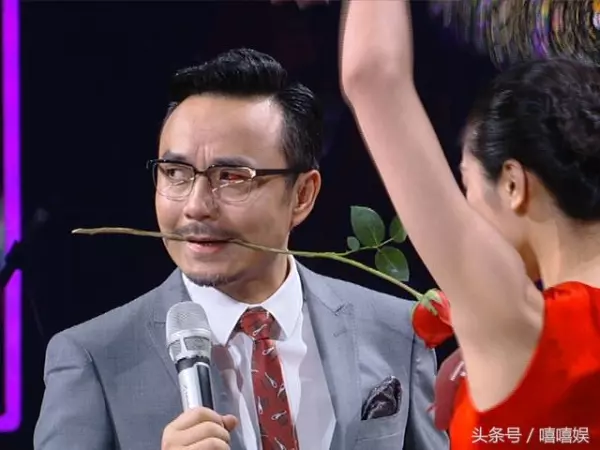 超敬業明星!鼻子打斷掰回來接著拍,被蛇咬堅持上台毒發身亡!!