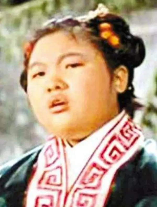 禿頭38年,為趙雅芝拋妻女,前妻含恨而終,女兒慘靠104元生活!
