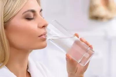多喝水能減肥!最佳喝水時間是什麼時候?時時刻刻要喝水,一天2L水是基礎哦!