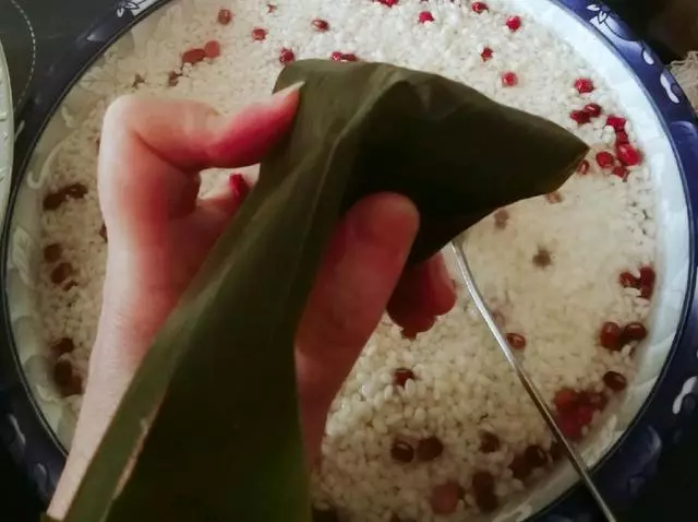 端午節就快要到了,趕緊學會之後做給家人吃吧,送人也不錯!