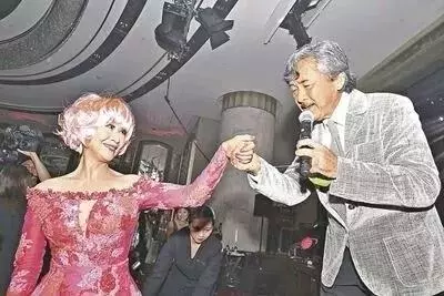 她是TVB金牌女配角!為女兒婚禮花費過千萬,卻疑似被男方騙婚!