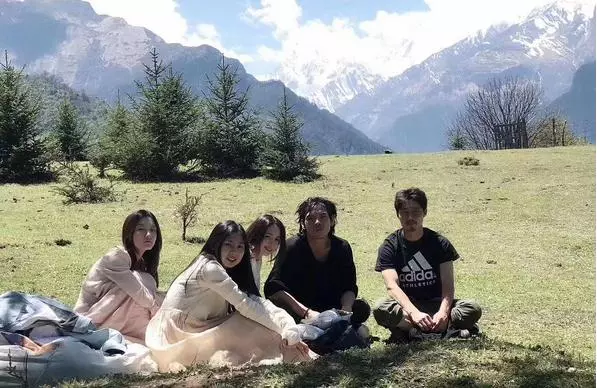 郭碧婷小肚子圓滾疑似懷孕!粉絲曾求問造人成功沒,向佐笑不應答~~~