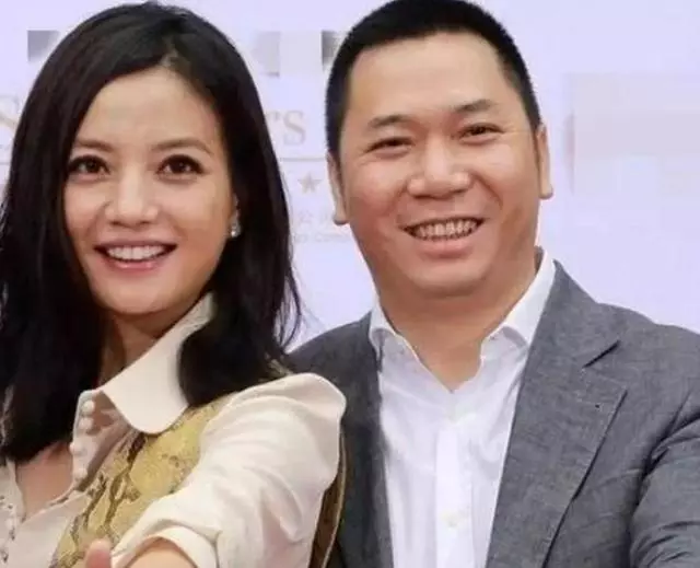 43歲黃有龍:看了他老婆和前任近照,終於知道他為什麼要拋棄她了