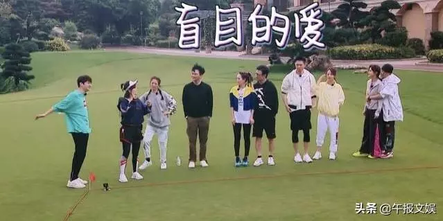 《妻旅》中汪峰突吻章子怡,張嘉倪表情驚恐,章子怡一臉的拒絕!