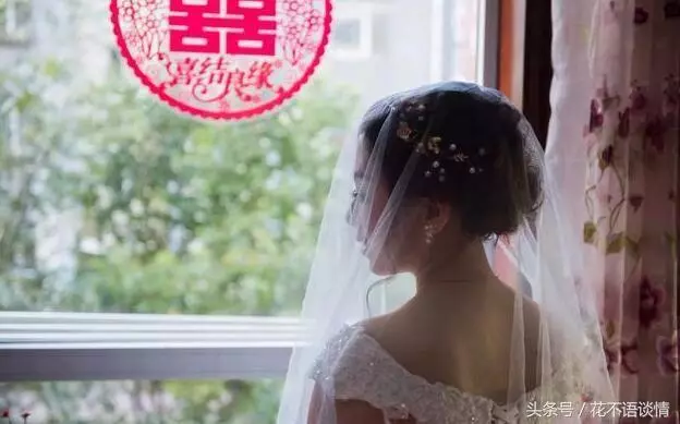 小姑子住院,我送去五千,返回拿手機時,聽到對話,我如墜冰窖