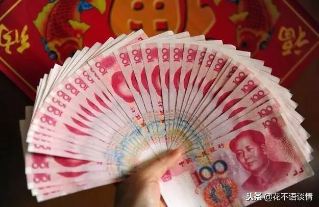嫂子生二胎,女子送了五千塊,看了眼餐桌,她轉身就走