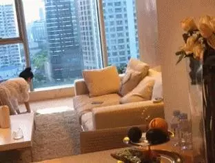 這個10歲的眼鏡小女孩每天自拍沒人理!直到某天她PO出「拔下眼鏡的超級娜美照」,全國男網友都暴動了