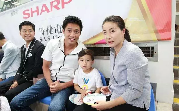 郭晶晶為霍啟剛再添女兒,公公鬆口承認喜訊,表示:已經一歲了!