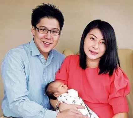 郭晶晶為霍啟剛再添女兒,公公鬆口承認喜訊,表示:已經一歲了!