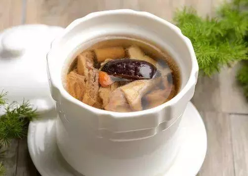 治腰腿酸軟用這幾個中醫食療方有效