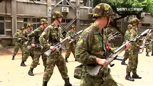 遭輔導長狠嗆!女友拖3星6梅花反擊