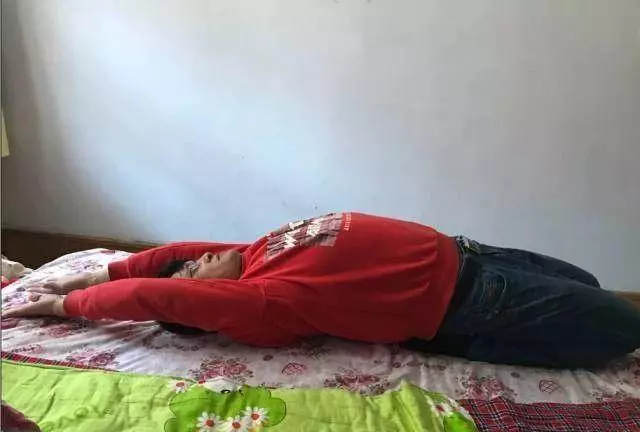 筋長1寸,長壽十年,每天拉筋5分鐘,全身經絡全疏通,排肝膽毒,增強腎功能,身體越來越健康