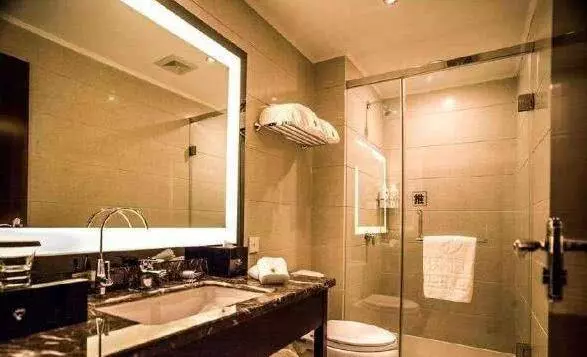為什麼住酒店時廁所燈要開一晚?多數人不在意,聰明人就知道