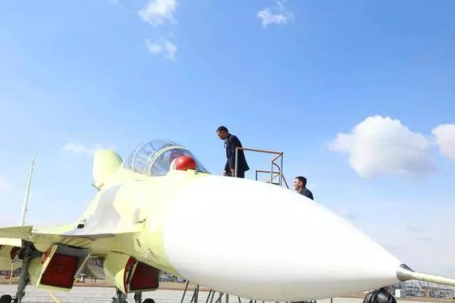 這次不是巴鐵,這國空軍真闊氣,梟龍戰機剛到貨,又下單一批蘇30