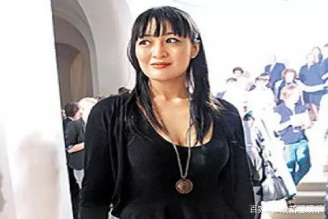 劉鑾雄36歲女兒,是最乾淨千金,身價上億滿足一個條件就能娶她