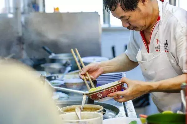 全亞洲最貴的新加坡,兩菜一肉竟然只要1.5新幣起?