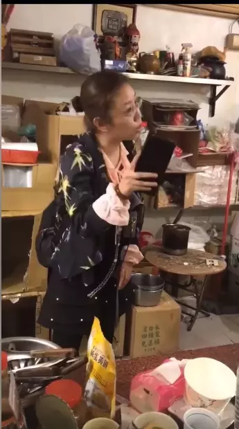 大鬧饒河夜市!女陸客「強闖冰店櫃台」吐痰嗆:你們是殖民地「反控老闆有問題」根本被欺負!