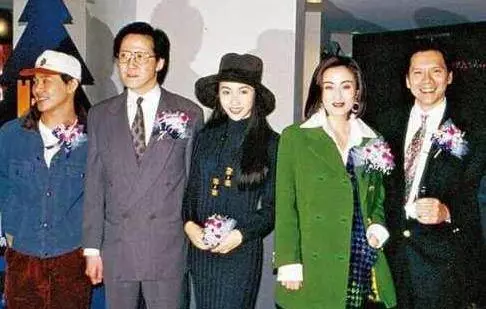 (50歲張敏近照曝光!老公竟是冷峻帥哥!三字點評周星馳太準確!