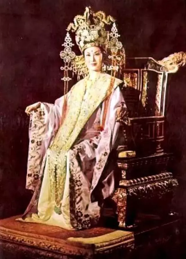 成龍喊她為媽媽 更比劉曉慶還豁得出去 傳奇女星93歲去世令人難忘