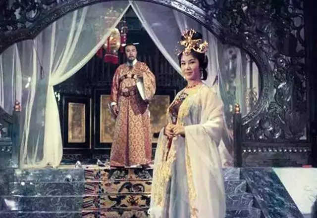 成龍喊她為媽媽 更比劉曉慶還豁得出去 傳奇女星93歲去世令人難忘