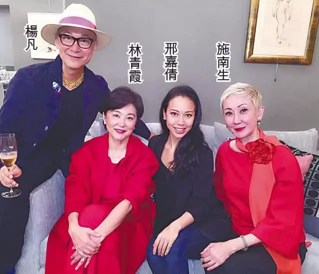 林青霞施南生合體出遊,林青霞發福肚腩明顯,依舊是女神范兒十足!