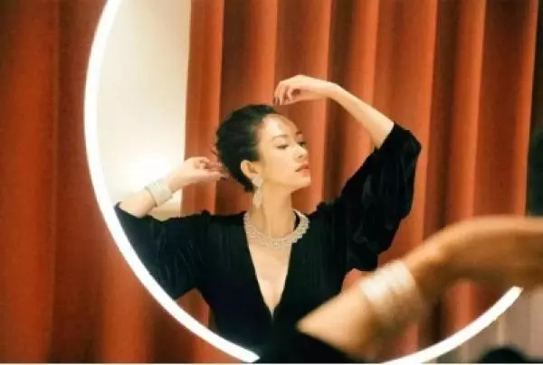 40歲章子怡被曝懷二胎,有望為汪峰生兒子,下個月將停工生產!
