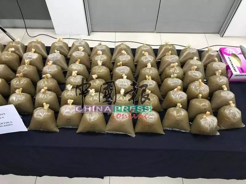 《吉隆坡》一包售價10令吉,一天賺500令吉,前公務員夫婦被捕~