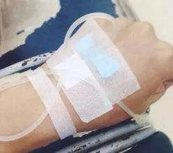 你想餓死我們嗎?打完針快點回家做飯,一家人都等著你呢