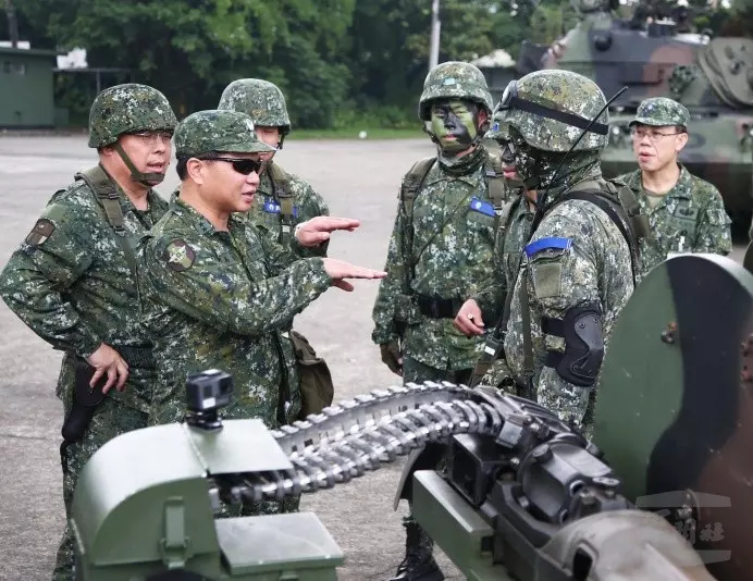 國軍「小蜜蜂」大破敵營! 他曝演習奇招:民用坦克輕鬆穿越防線