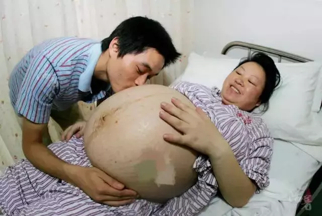 9月孕婦突然去世,看到屍檢報告,老公轉身對母親大打出手