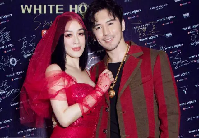 鍾麗緹小女兒終於長大了,眉目清秀楚楚動人,果然遺傳了女神媽媽好氣質