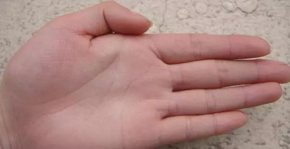 不缺錢的手相,尤其是第一個,富貴命格,更是一生不缺錢