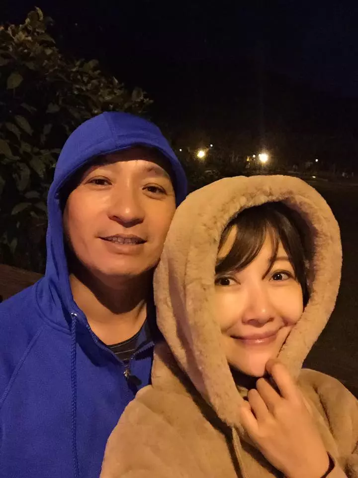 45歲余皓然秀出「上空全裸照」火辣無法直視!照片曝光網友嚇傻:「這是生2個孩子的身材?!」