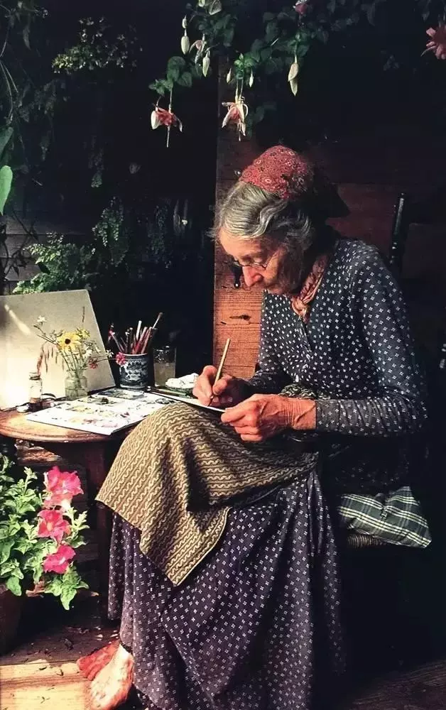 92歲活成仙女模樣!她57歲隱居山林「沒電沒自來水」 荒野生活「卻像美麗油畫」傳授秘訣人人羨