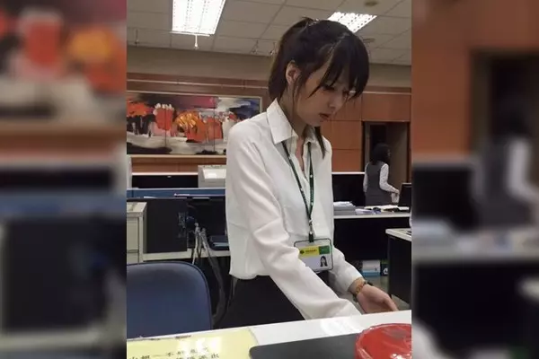 銀行驚見「史上最正櫃姐」神似波多野結衣!他撩妹被1句話擊倒 網友暴動要開戶